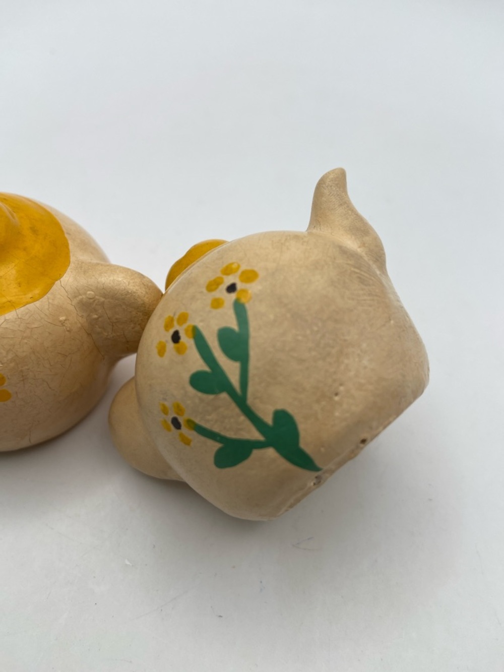 Vintage Handmade Hand Painted Yellow Green Teapot Salt & Pepper Shakers - Picture 8 of 9